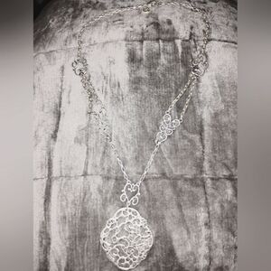 Jessica Simpson shiny silver tone filigree signed stylish necklace
